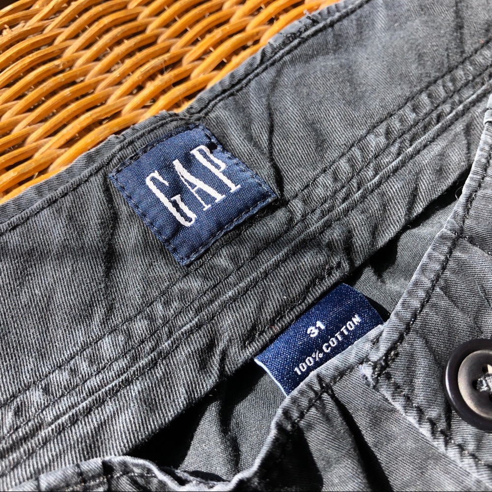 Men’s gap shorts- navy